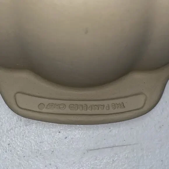 Pampered Chef Family Heritage Fluted Bundt Cake Stoneware Pan Full Size 10" USA - Picture 5 of 9